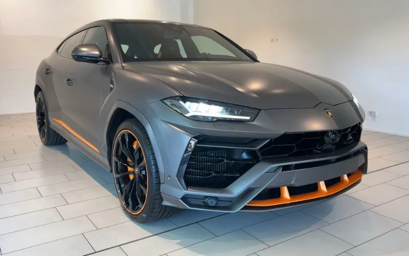 Lamborghini Urus Graphite Capsule 2023 rent near me