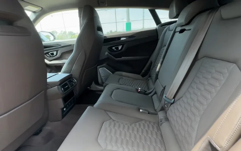 Lamborghini Urus S 2023 with driver