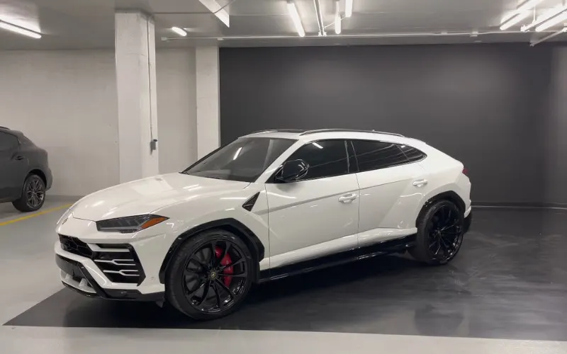 Lamborghini Urus luxury SUV rental