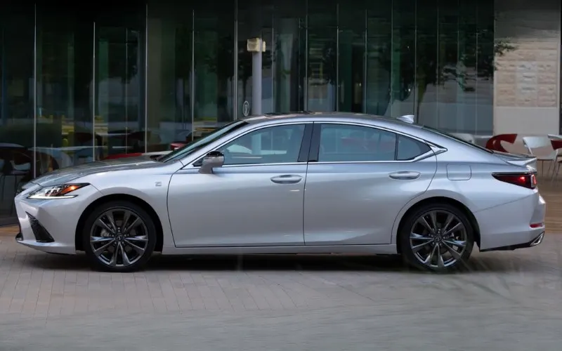 Lexus ES 2019 for rent UAE