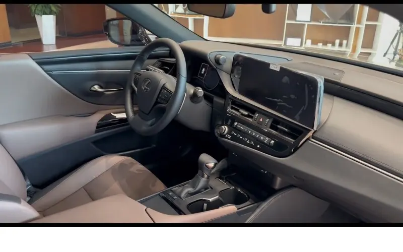 Lexus ES200 2019 monthly rental