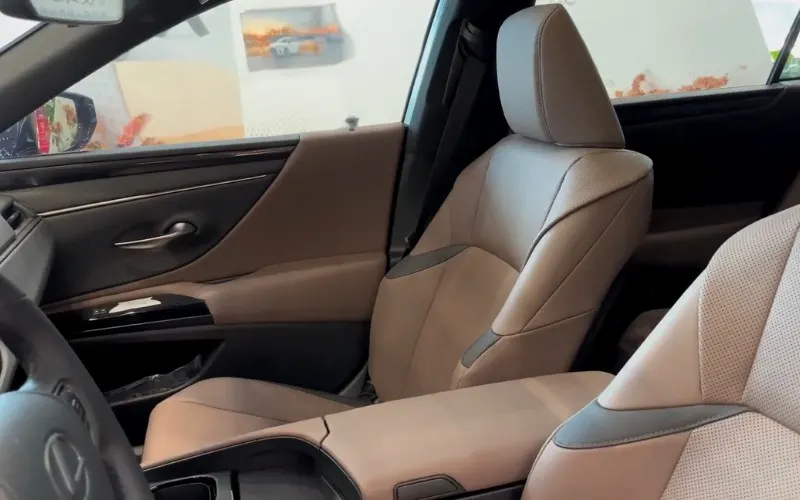 Lexus ES200 2019 rental