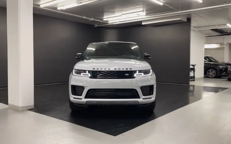 Luxury Range Rover Sport SE 2022 car rental