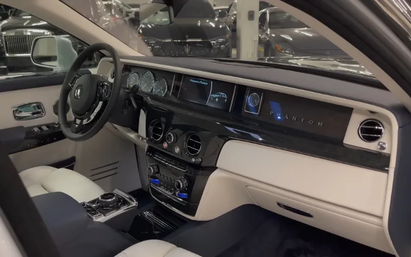 Luxury Rolls Royce Phantom 2021 car rental