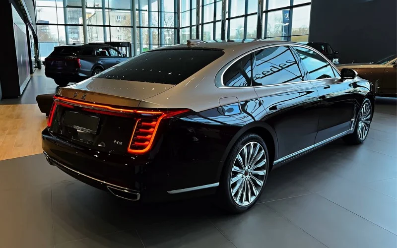 Luxury car hire Hongqi H9 2023