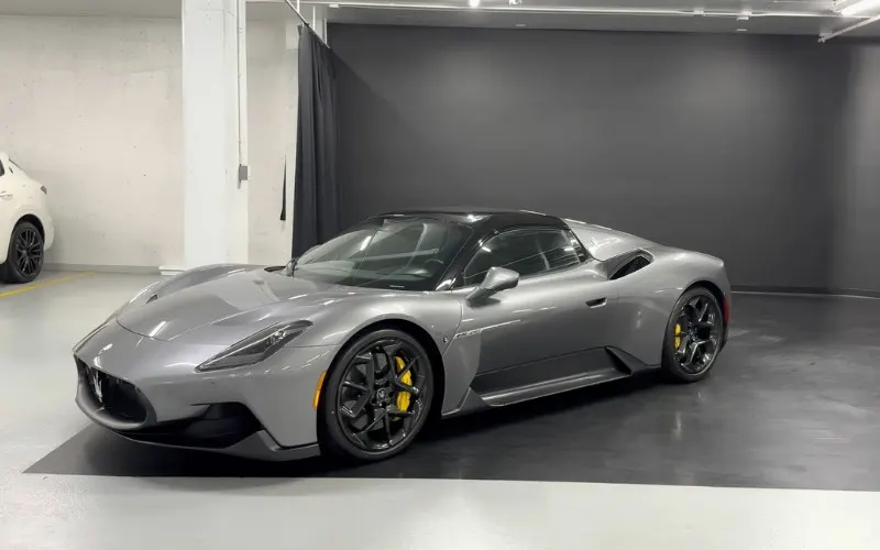 Maserati MC20 2023 rental