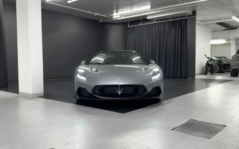 Maserati MC20 2023 self drive Dubai