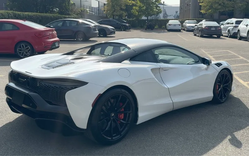 McLaren Artura Spider 2025 for rent