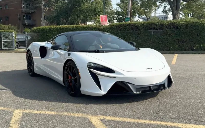 McLaren Artura Spider convertible rental Dubai