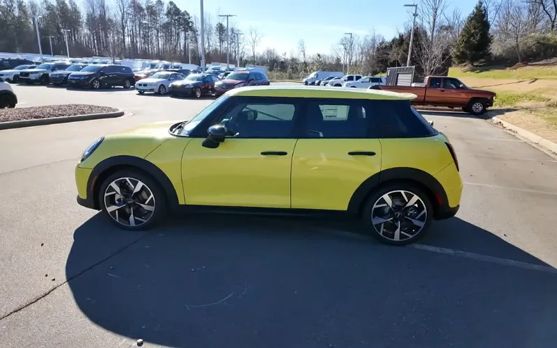 Mini Cooper 2025 self drive Dubai