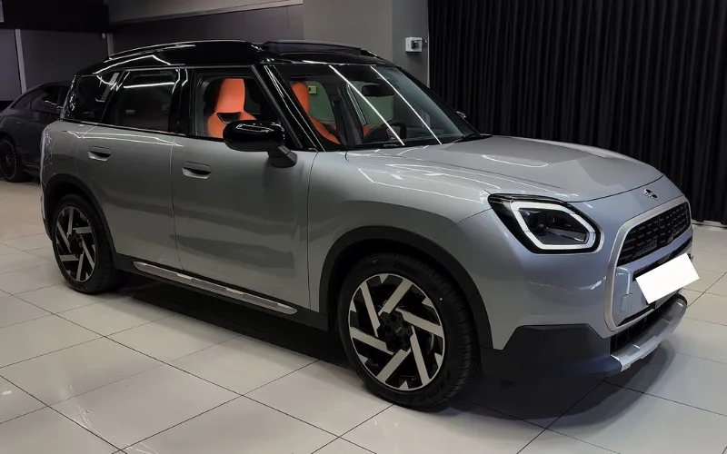 Mini Cooper Countryman 2024 short term hire UAE
