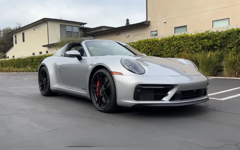 Porsche 911 Targa 4 GTS Spyder 2022 daily rental UAE