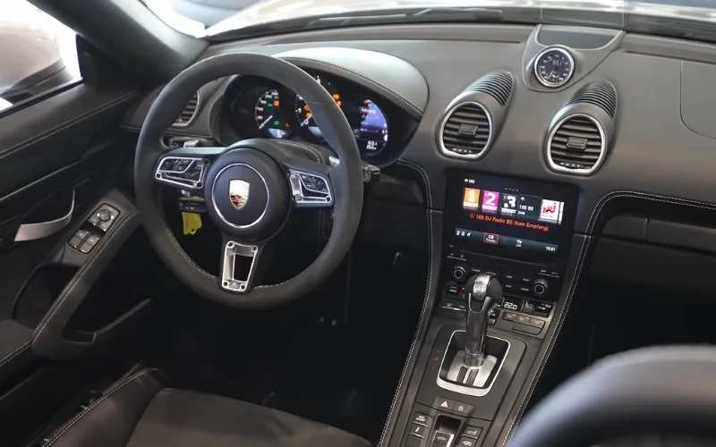 Porsche Boxster 718 2022 short term hire UAE