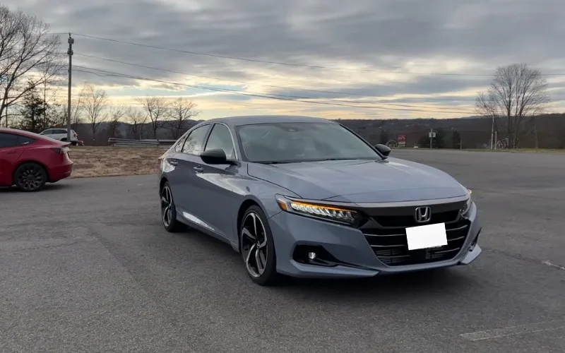 Rent Honda Accord 2022 without deposit
