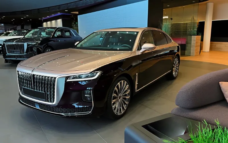 Rent Hongqi H9 2023 for business meetings
