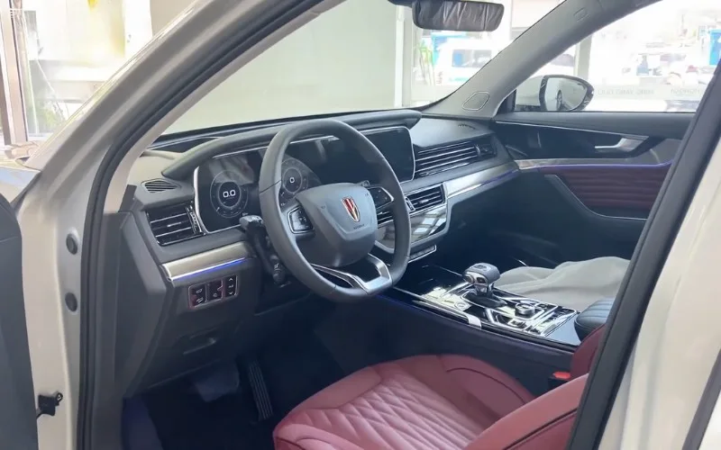 Rent Hongqi HS5 2022 in Abu Dhabi