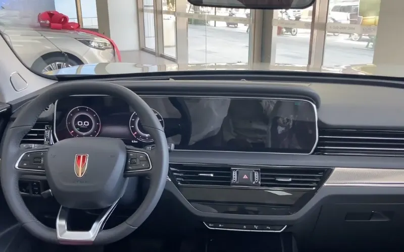 Rent Hongqi HS5 2022 self-drive