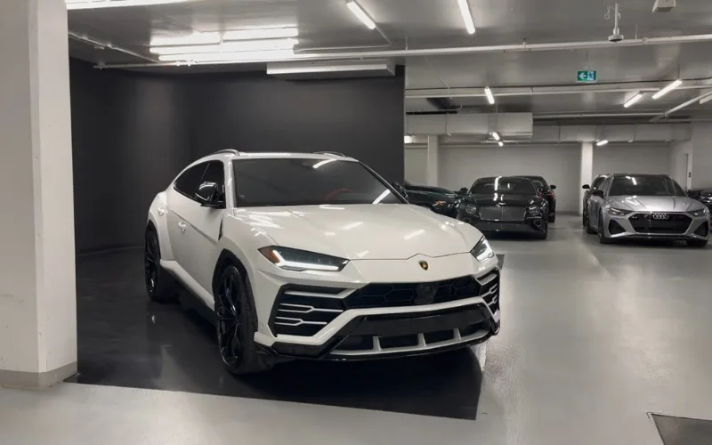 Rent Lamborghini Urus Dubai