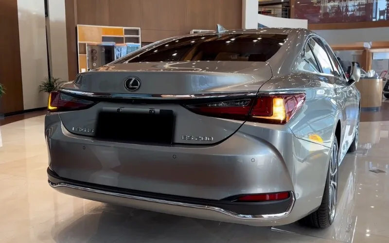 Rent Lexus ES200 2019 Dubai