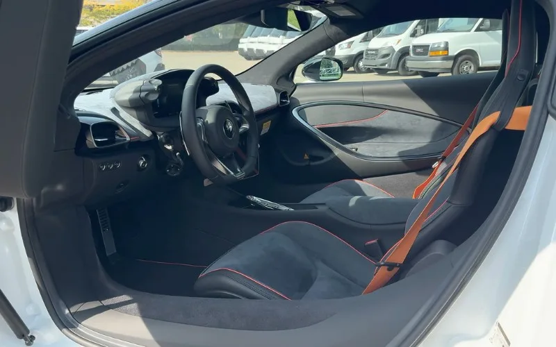 Rent McLaren convertible UAE