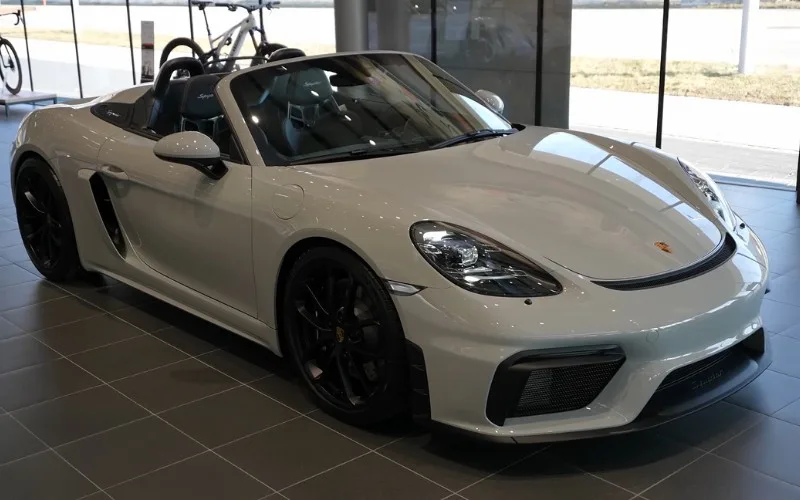 Rent Porsche Boxster 718 2022 in Dubai