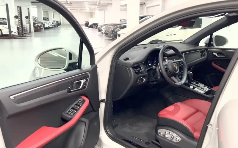Rent Porsche Macan 2022 SUV UAE
