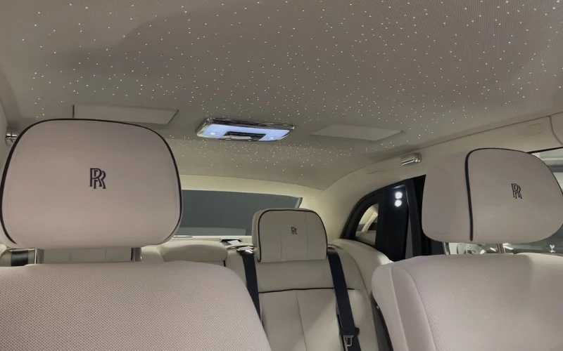 Rent Rolls Royce Phantom 2021 luxury sedan UAE