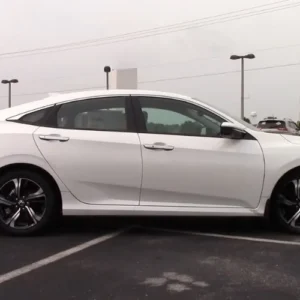 Rent a 2017 Honda Civic in UAE