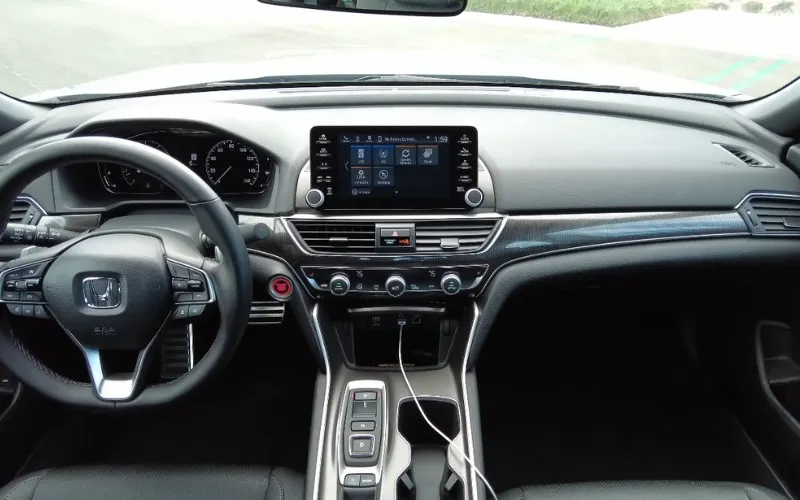 Rent a 2021 Honda Accord in Dubai