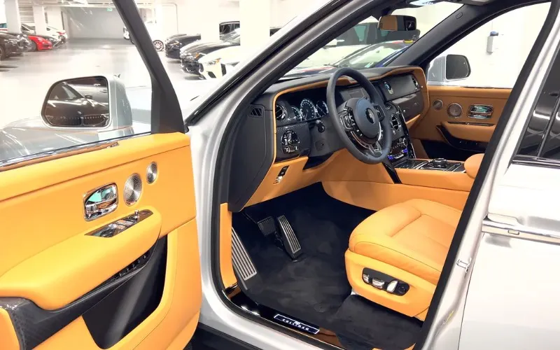 Rolls Royce Cullinan 2022 self drive Dubai