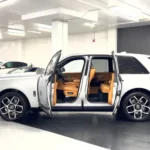 Rolls Royce Cullinan 2022 weekend rental Dubai