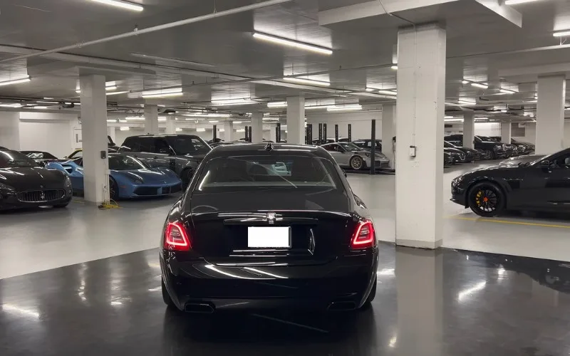 Rolls Royce Ghost 2022 sedan rental Dubai