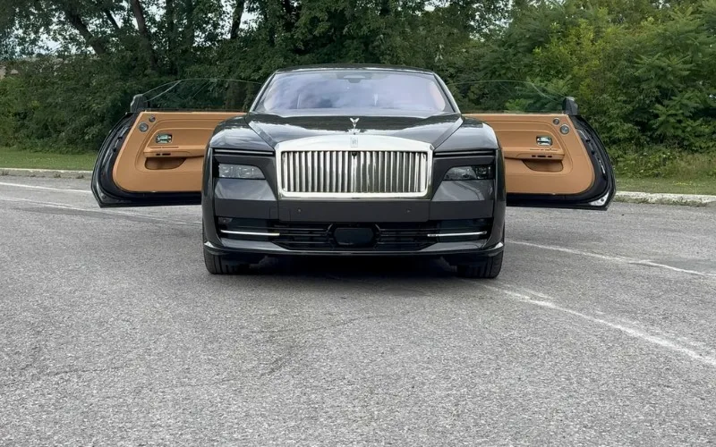 Rolls Royce Spectre 2024 hire Dubai price