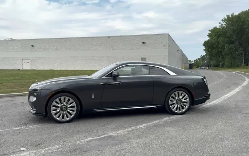 Rolls Royce Spectre 2024 weekend rental Dubai