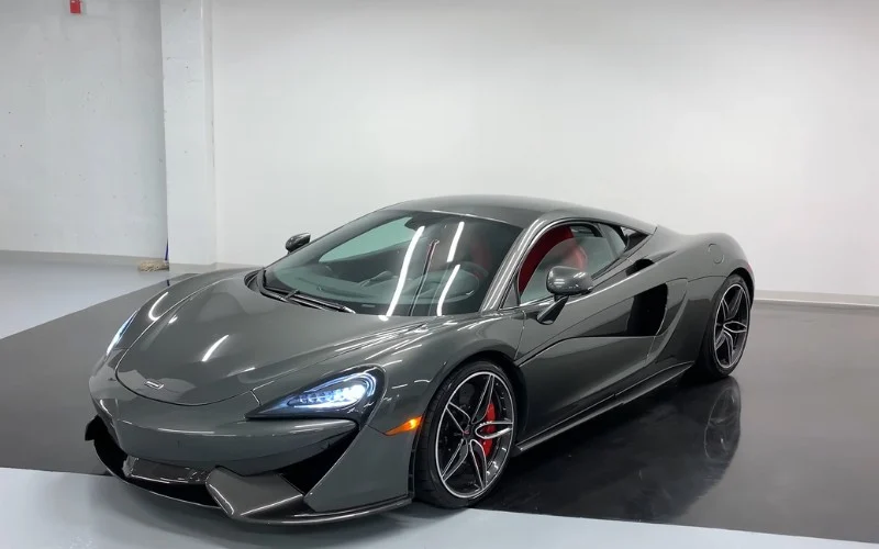 Sports car rental McLaren 570S Spyder