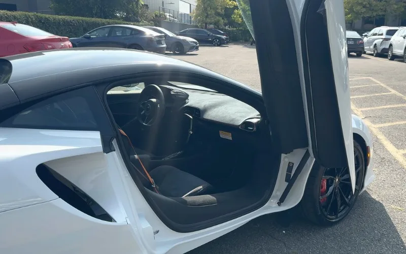 Supercar rental Dubai McLaren Artura Spider