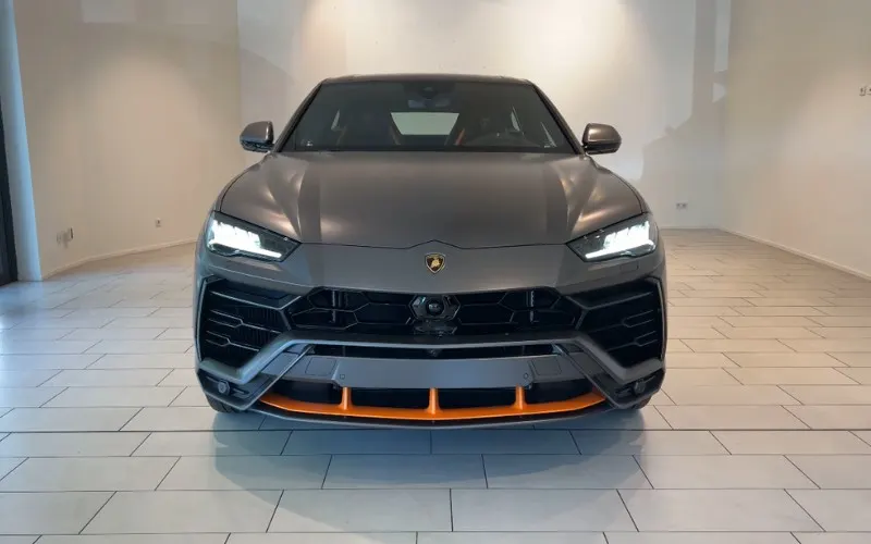 Urus Graphite Capsule 2023 luxury SUV rental