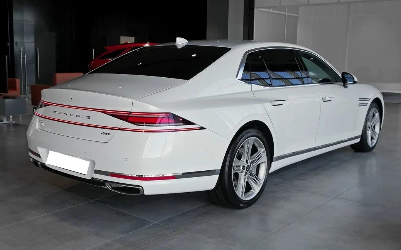 Genesis G90 2024 airport pickup Dubai