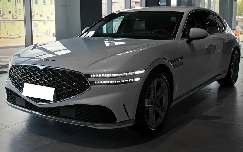 Genesis G90 monthly rental Dubai