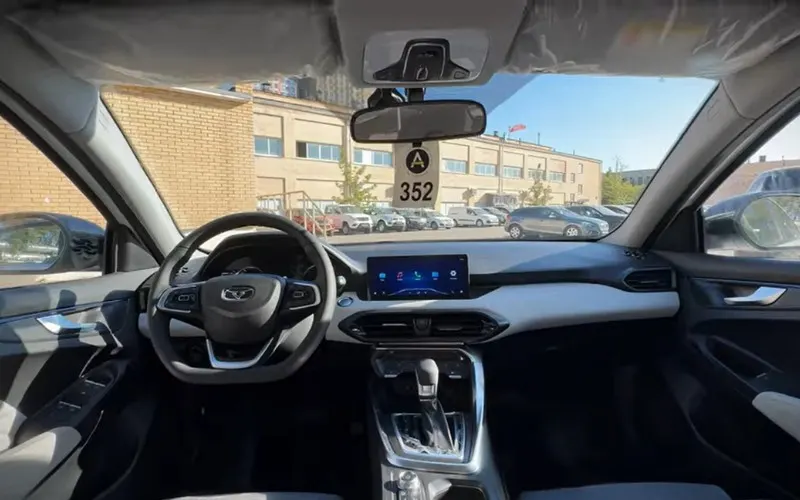 Kaiyi E5 car hire Dubai