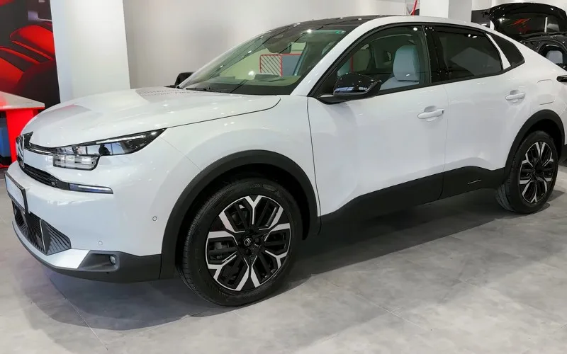 Long-term Citroën C4X 2024 rental Dubai