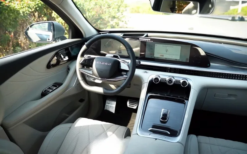 Luxury Exeed RX 2025 rental Dubai