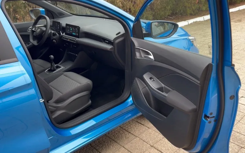 Rent MG hatchback UAE