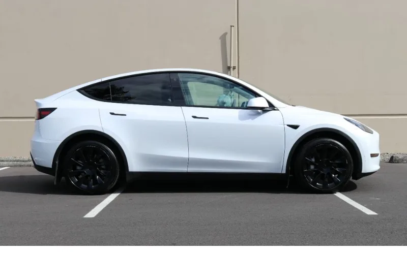 Rent Tesla Model Y Long Range 2023 Dubai