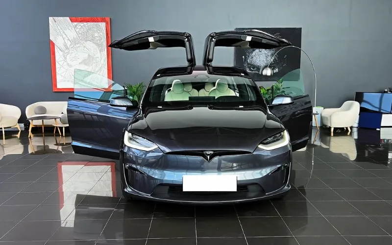 Tesla Model X Plaid 2023 eco-friendly SUV rental