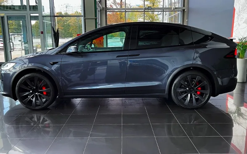 Tesla Model X Plaid 2023 for rent