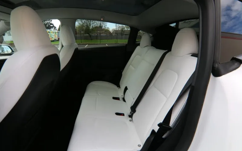 Tesla Model Y Long Range 2023 daily rental