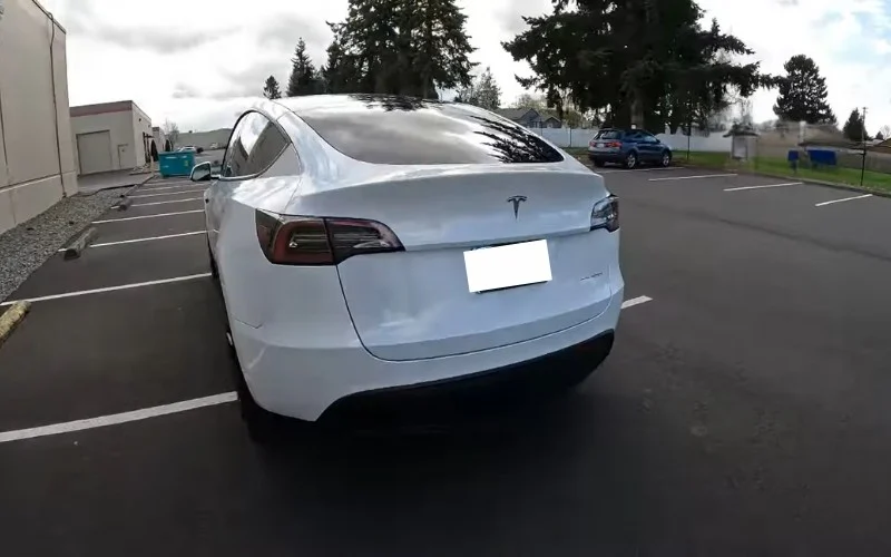 Tesla Model Y Long Range 2023 weekly rental Dubai