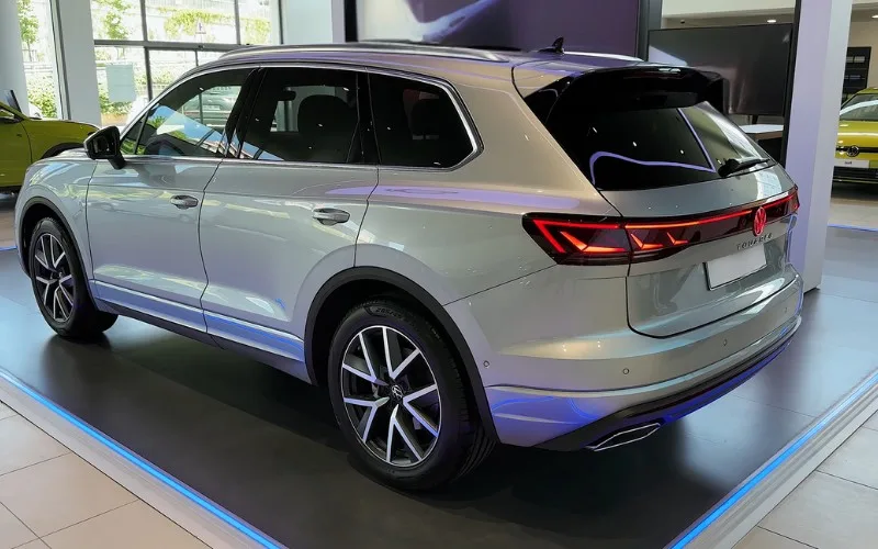 Volkswagen Touareg 2024 for rent