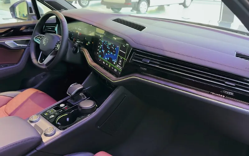 Volkswagen Touareg 2024 rent a car UAE